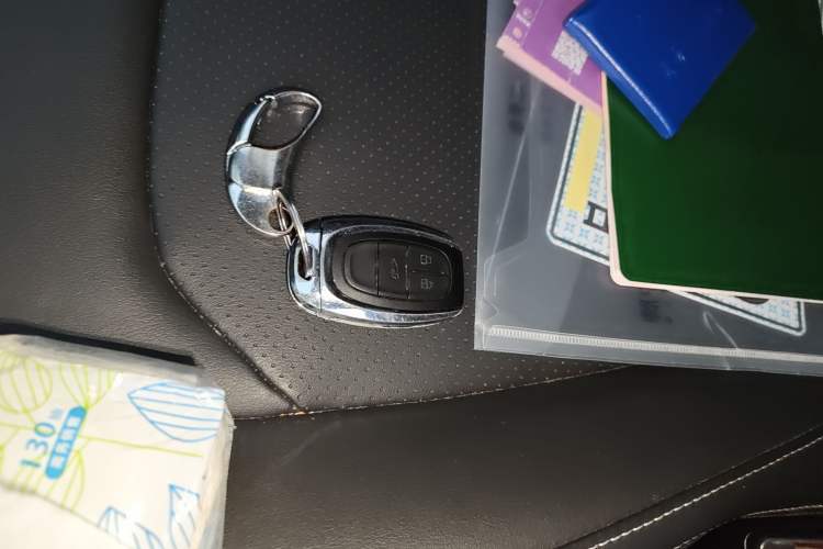 Used SAIC MAXUS EUNIQ 5 2020 1.3T PLUG-IN Elite Edition
