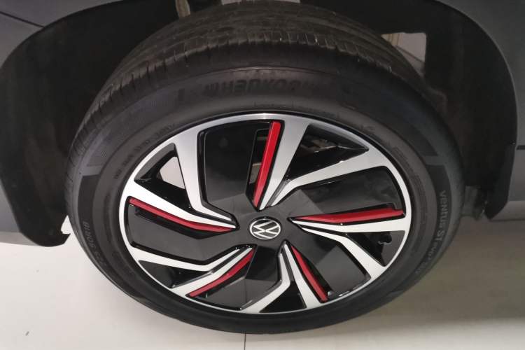 Used Volkswagen Tharu 2024 300TSI Two-Wheel-Drive Moon Luxury Edition
