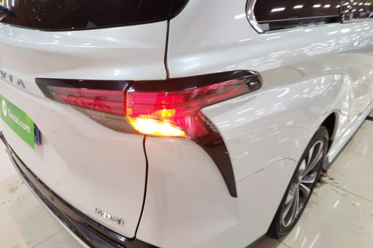 Used Toyota Granvia 2023 2.5L Hybrid Prestige PLUS Edition