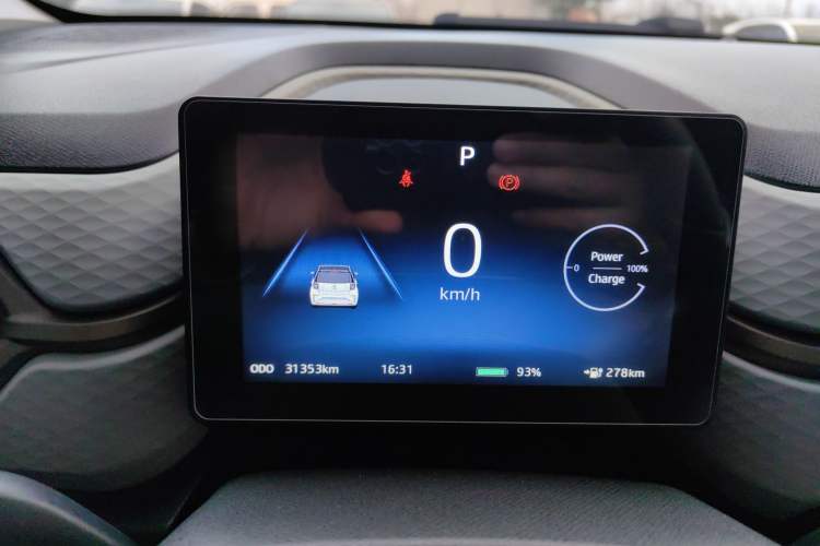 Used SOL E10X 2021 302 km Range Fashion Edition 30.2 kWh
