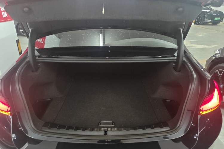 Used BMW i3 2024 eDrive 35 L
