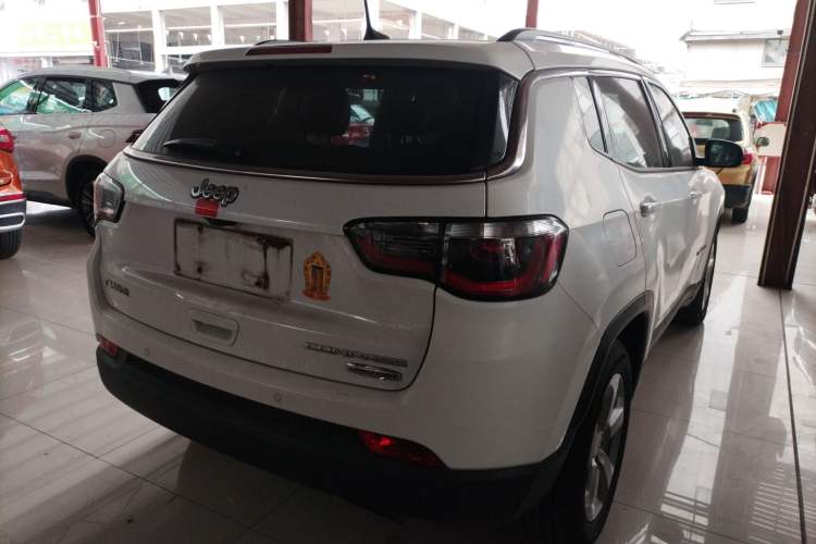 Used  Compass 2017 200T Automatic Family Edition
