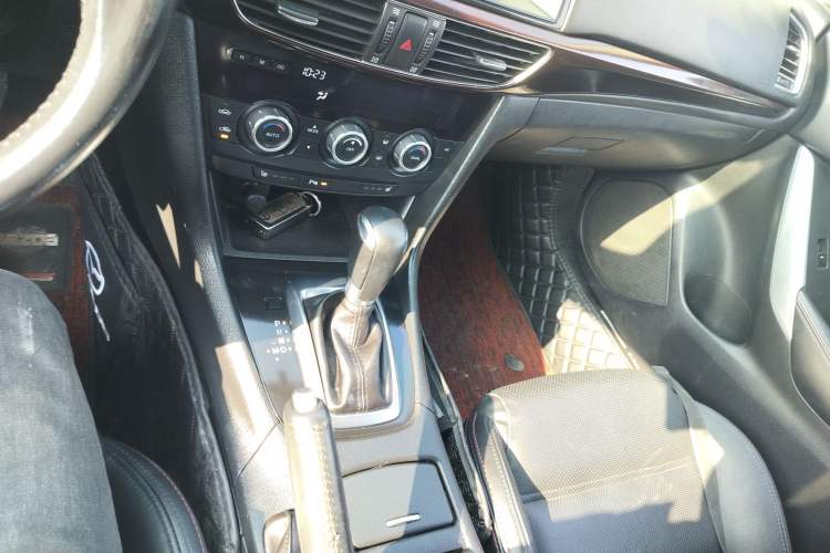 Used Mazda Atenza 2014 2.0L Blue Sky Deluxe Edition