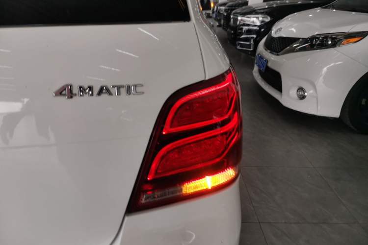 Used Mercedes-Benz GLK-Class 2015 GLK 260 4MATIC Fashion Edition Ultimate Version