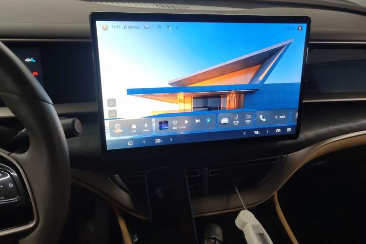 Used Denza D9 2022 DM-i 945 Luxury Model
