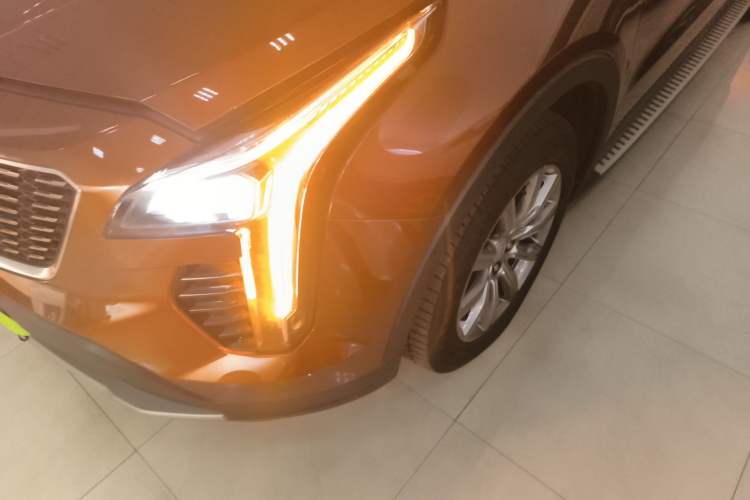 Used Cadillac XT4 2018 28T Two-Wheel-Drive Luxury Model
