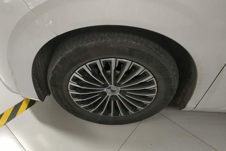 Used Denza D9 2022 DM-i 970 Four-Wheel Drive Prestige Model
