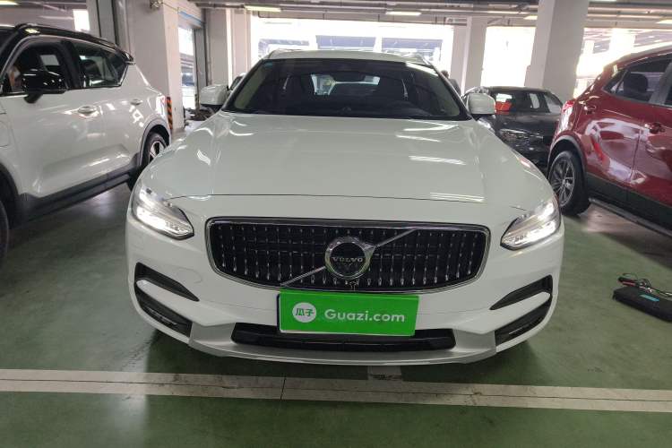 Used Volvo V90 2017 Cross Country T5 AWD Prestige Edition
