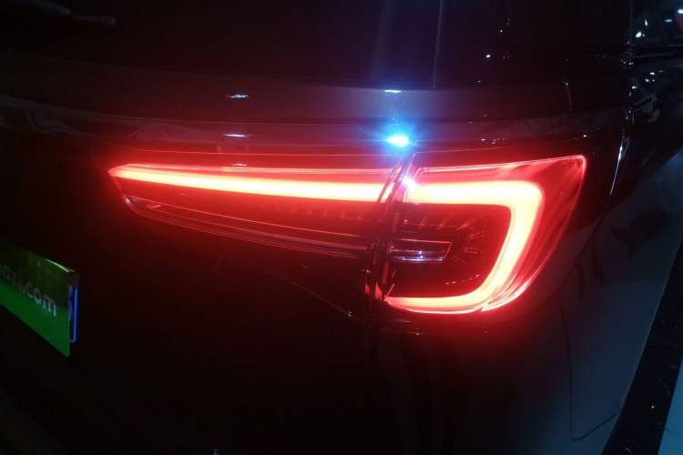 Used Buick GL8 2022 ES Landtrek 653T Luxury Edition