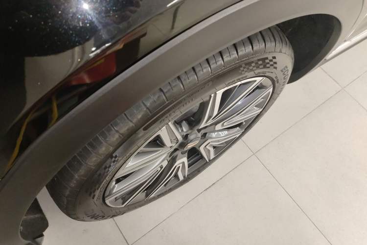 Used Hongqi HS5 2022 Facelifted Version 2.0T Smart Connect Flagship All-Wheel-Drive Edition