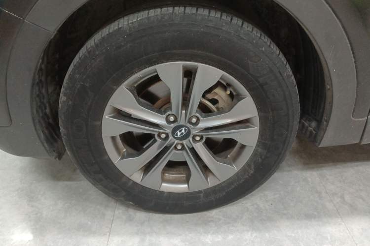 Used Hyundai Santa Fe 2013 2.4L Automatic Two-Wheel Drive Smart Version
