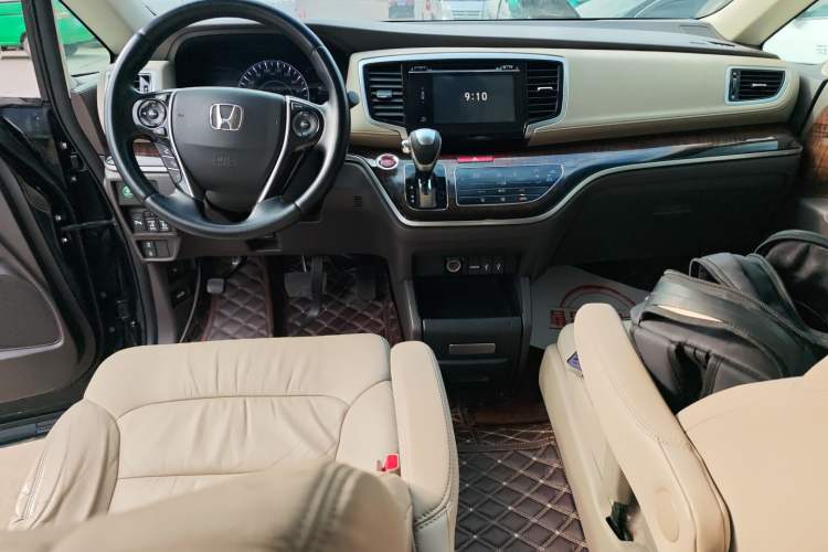 Used Honda Odyssey 2015 Updated Version 2.4L Smart Edition