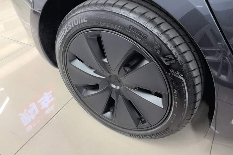 Used Tesla Model 3 2025 Rear-Wheel-Drive Version