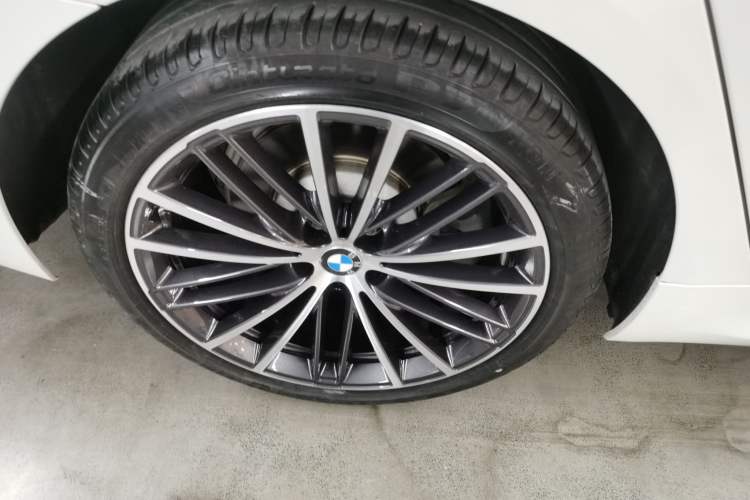 Used BMW 5 Series 2019 Facelifted 530Li Leading Edition M Sport Package
