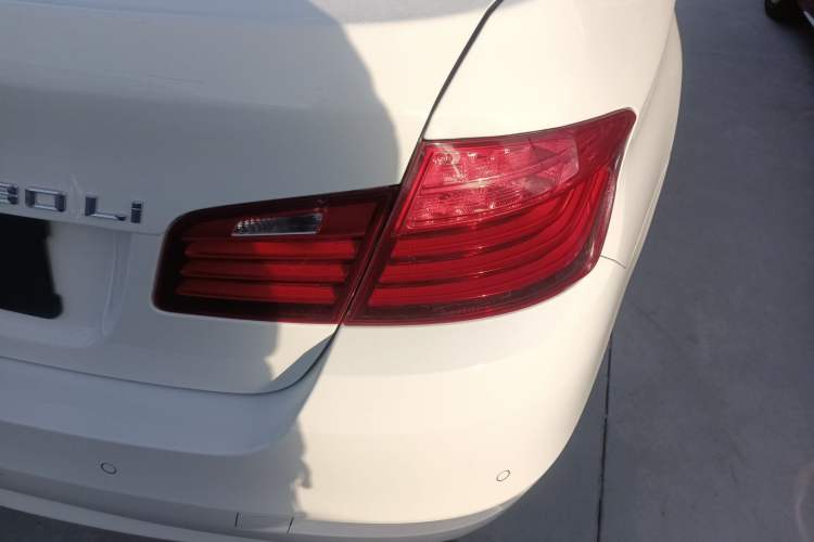 Used BMW 5 Series 2014 530Li Leading Model
