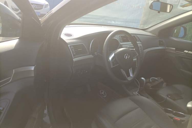 Used BAIC Senova X65 2015 2.0T Automatic Elite Model
