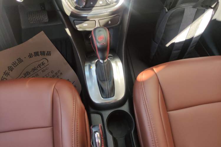 Used Buick Encore 2015 1.4T Automatic Two-Wheel Drive Urban Elite Version
