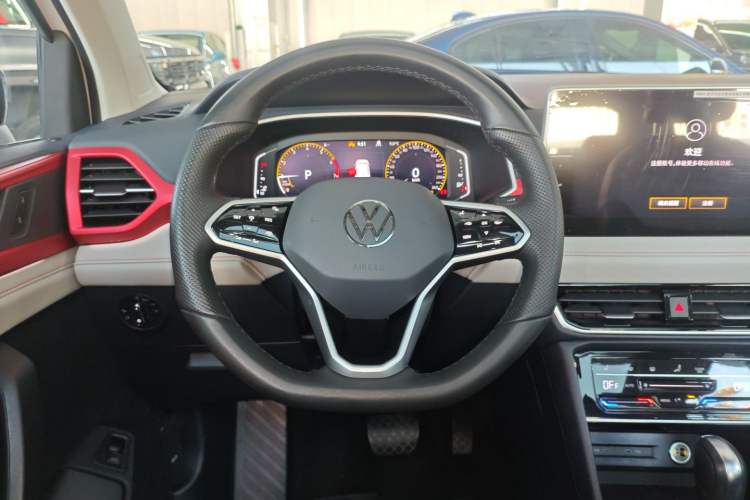 Used Volkswagen Tharu 2023 300TSI Two-Wheel-Drive Moon Luxury Edition
