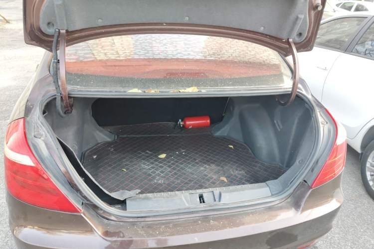 Used Geely Auto Emgrand 2017 Sedan Million Edition 1.5L Manual Luxury Model
