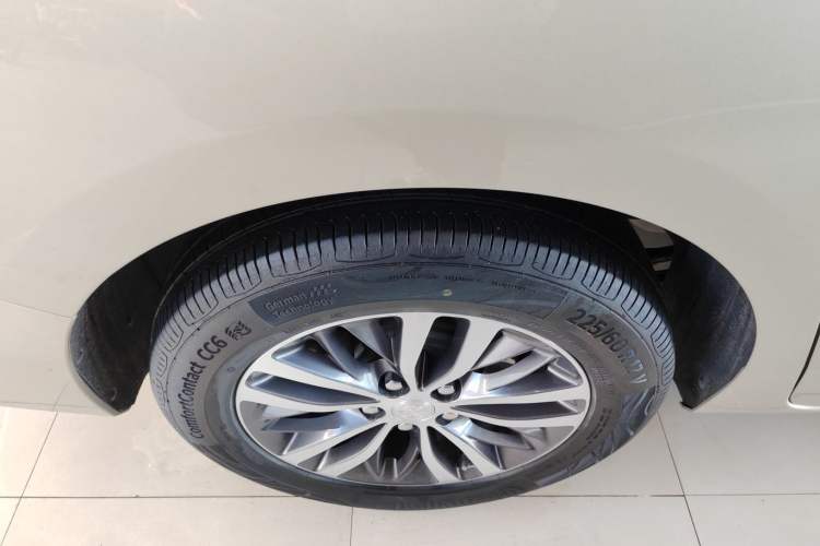 Used Buick GL8 2022 ES Landtrek 653T Luxury Edition