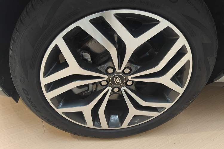 Used Land Rover Range Rover Evoque 2022 Facelifted Aurora L 249 PS R-Dynamic Luxury Edition