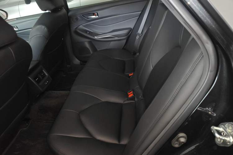 Used Toyota Avalon 2019 2.0L Ambition Edition China VI
