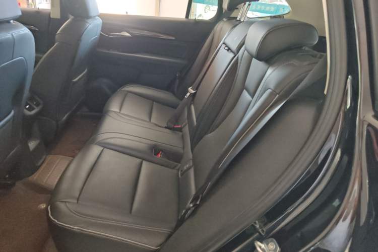 Used Buick Envision 2021 Encore Plus 652T Five-Seat All-Wheel-Drive Luxury Model
