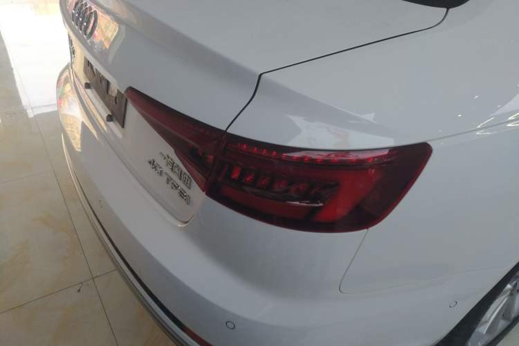 Used Audi A4L 2019 40 TFSI Fashion Edition China VI Emission Standard