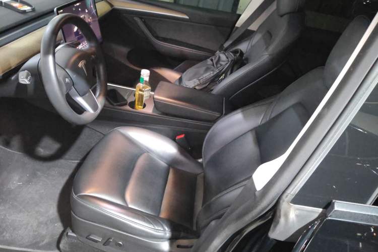 Used Tesla Model Y 2022 Rear-Wheel-Drive Version
