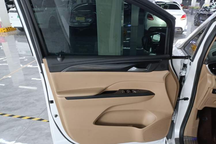 Used Buick GL8 2020 ES Land Cruiser 653T Luxury Edition
