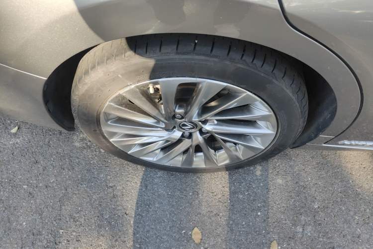 Used Lexus ES 2020 300h Executive Edition
