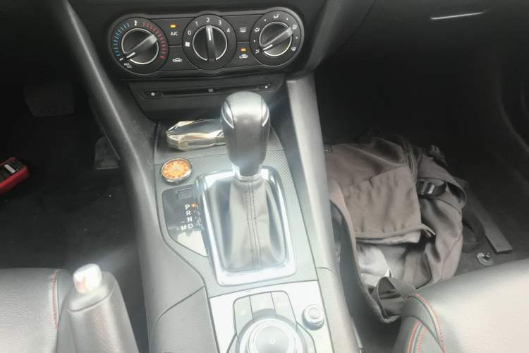 Used Mazda Mazda 3 Axela 2014 Sedan 1.5L Automatic Comfort Model
