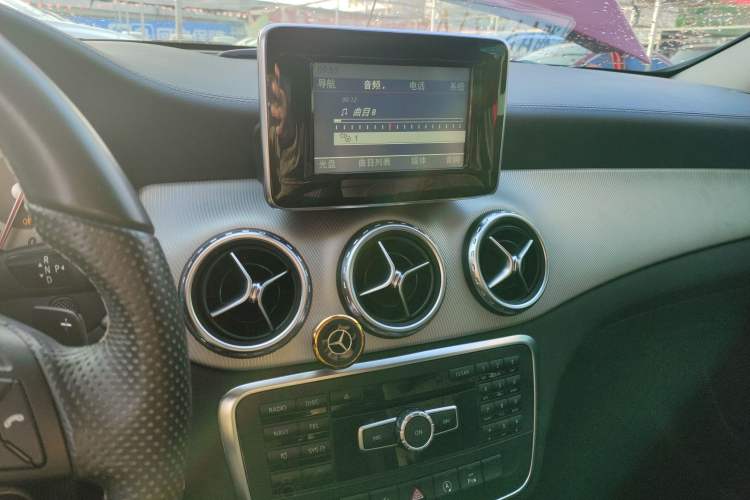 Used Mercedes-Benz GLA 2015 GLA 200 Fashion Model