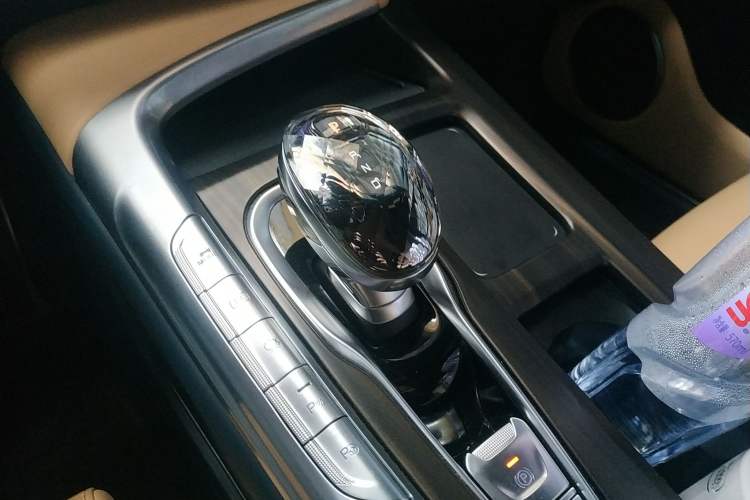 Used VOYAH FREE 2021 Four-Wheel Drive Standard Range-Extended Exclusive Luxury Package
