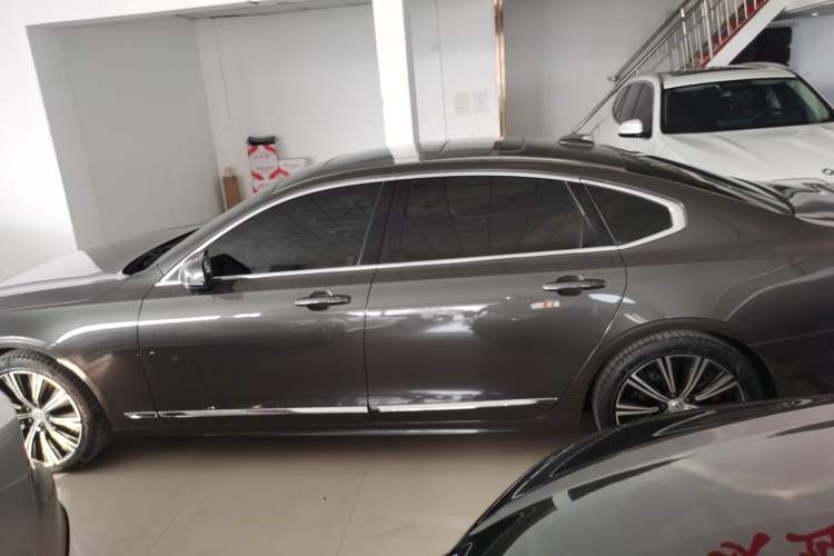 Used Volvo S90 2024 B5 Zhiyuan Luxury Edition

