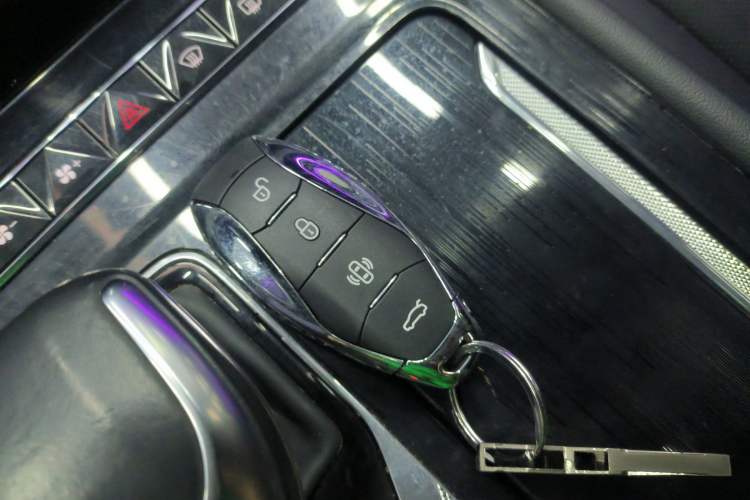 Used Hongqi H5 2023 1.5T DCT Smart Connect Flagship Edition
