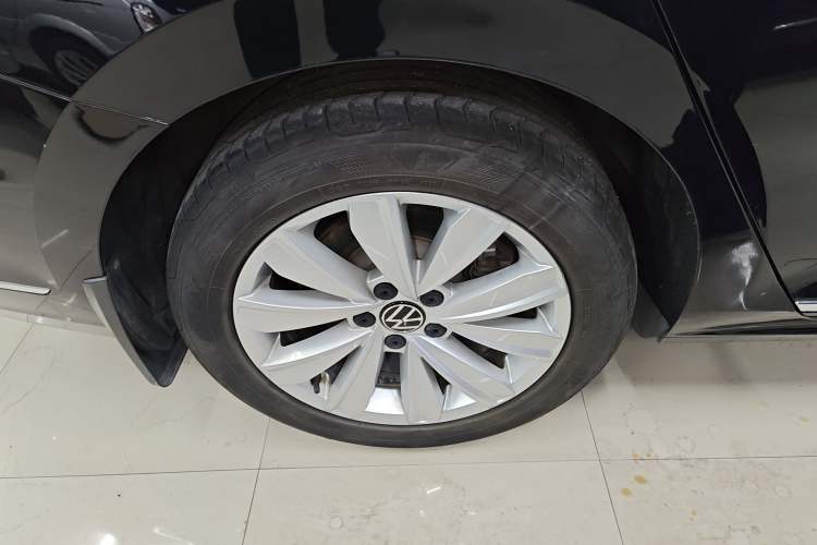 Used Volkswagen Passat 2020 Facelift 330TSI Elite Edition China VI Standard
