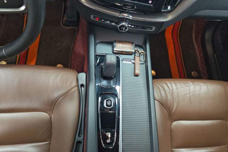 Used Volvo XC60 2022 B5 4x4 Zhiyi Luxury Edition