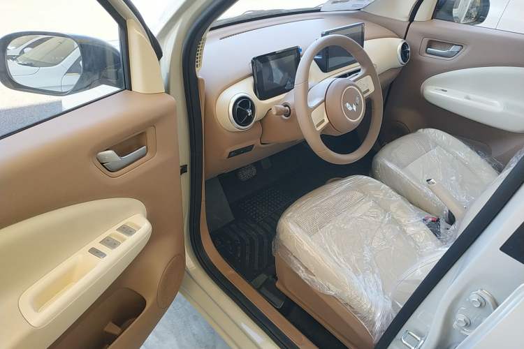 Used Wuling Hongguang MINIEV 2025 Four-Door Version Advanced Edition
