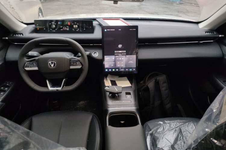 Used Changan Eado 2025 Blue Whale 1.5T 500Bar Prestige Model
