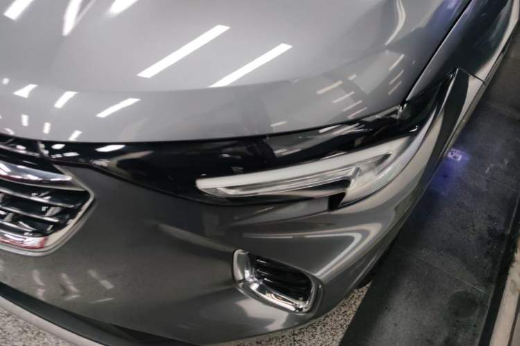 Used Buick Envision 2022 Encore S 552T Two-Wheel-Drive Luxury Model
