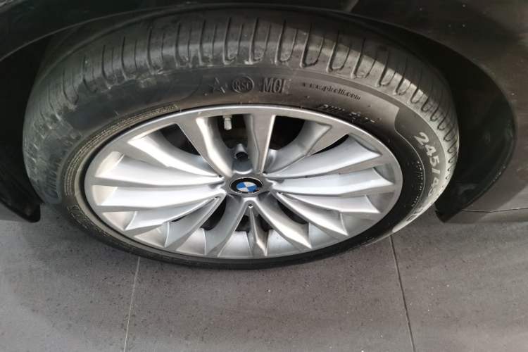 Used BMW 5 Series 2019 Facelifted 525Li Luxury Package
