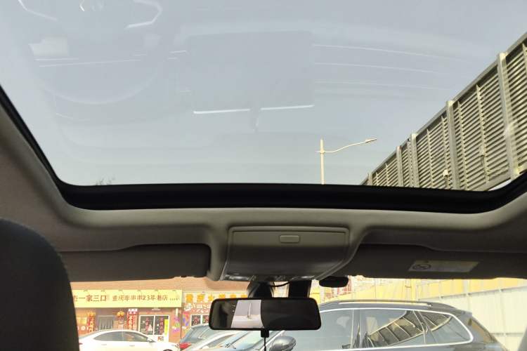 Used Volkswagen Tiguan L 2024 300TSI Automatic Two-Wheel Drive Smart Edition
