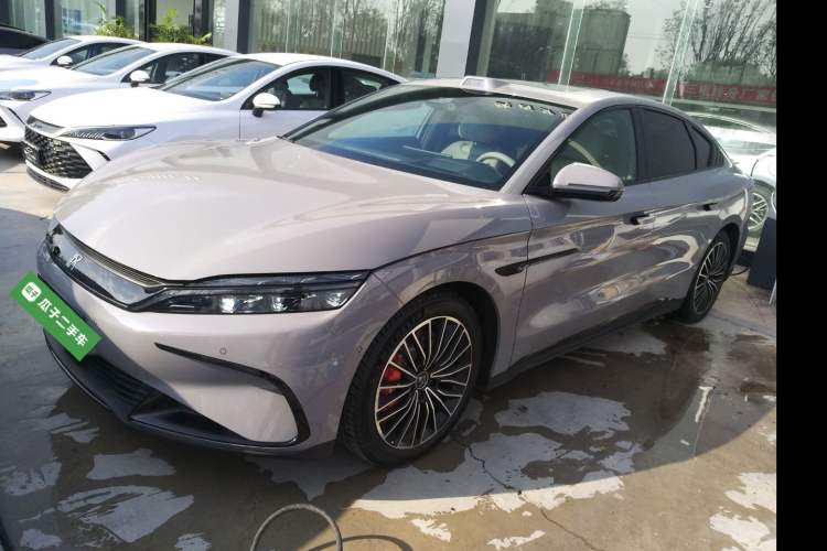 Used BYD Han 2025 EV with 701 km of Laser Radar-Enabled Intelligent Driving
