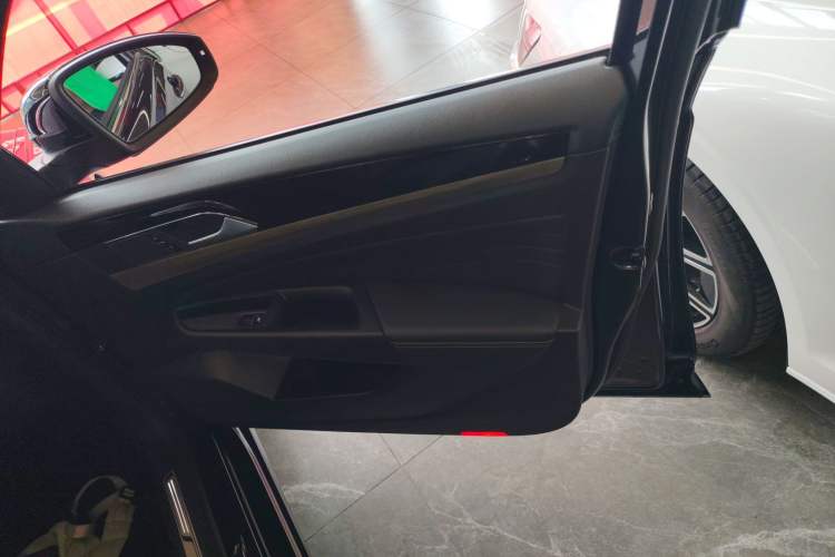 Used Volkswagen Passat 2019 330TSI Luxury Edition China VI Standard
