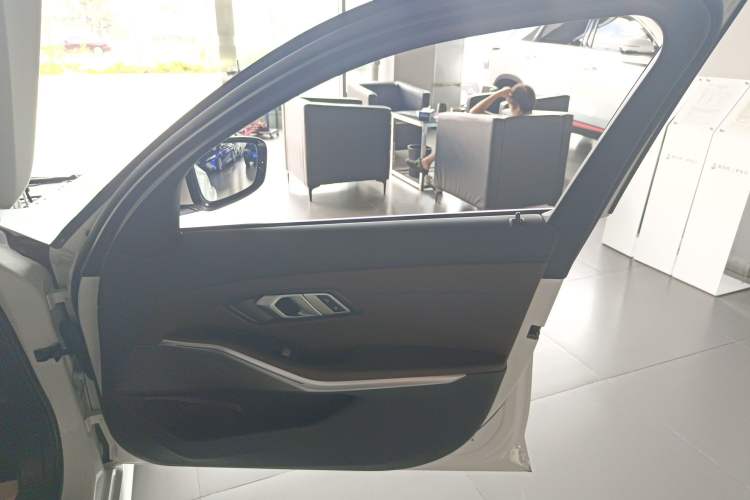 Used BMW 3 Series 2024 325Li M Sport Package
