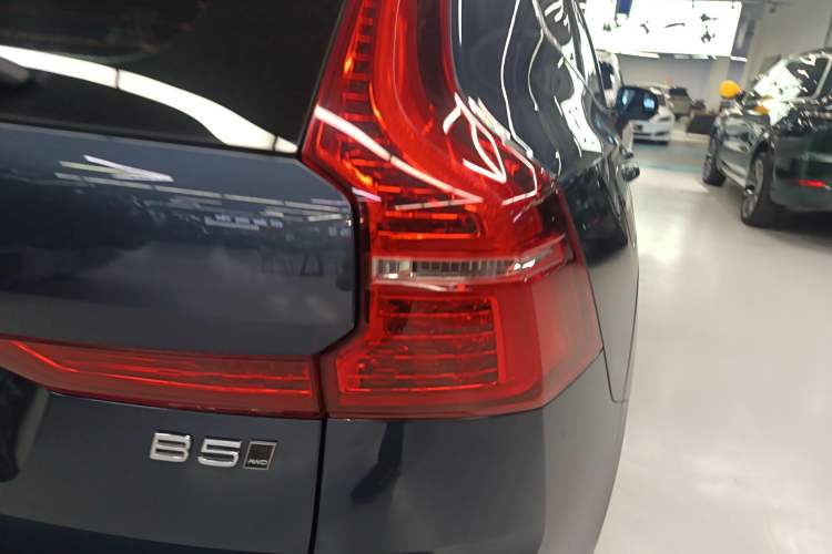 Used Volvo XC60 2022 B5 4x4 Zhiyi Luxury Edition
