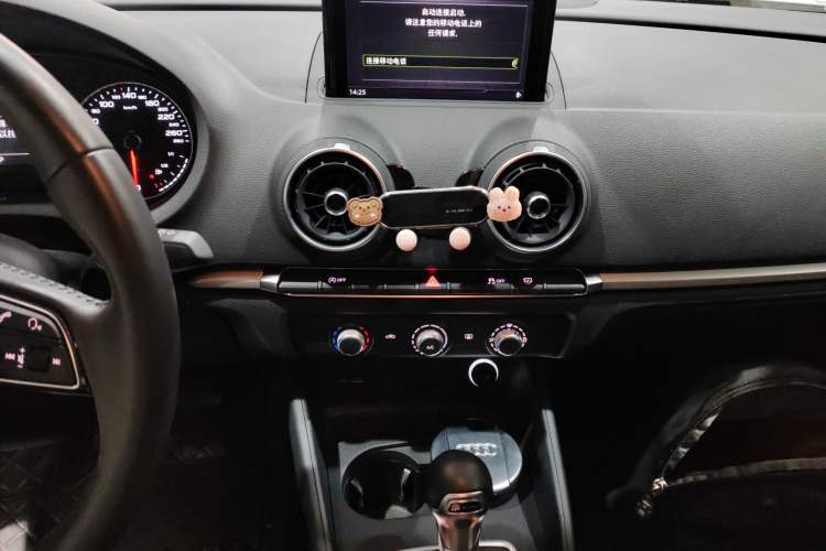 Used Audi A3 2020 Restyled Limousine 35 TFSI Ambition Version China VI
