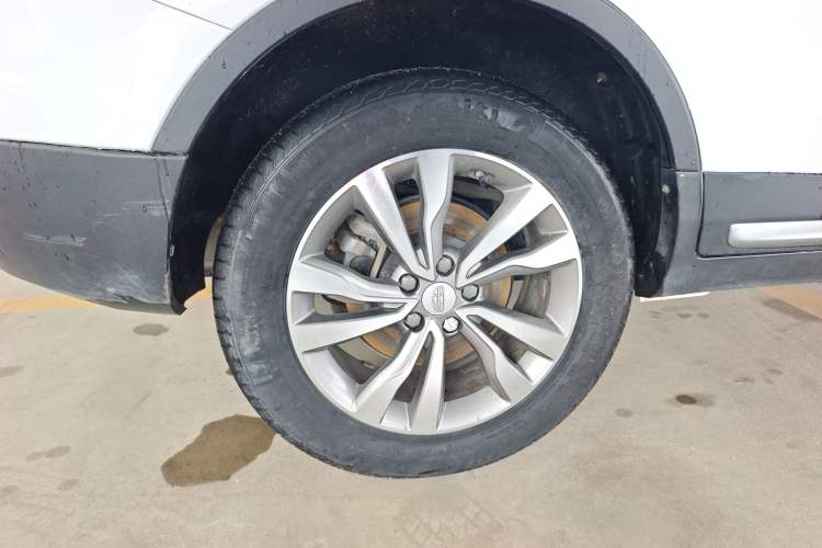 Used Geely Auto Emgrand X7 Sport 2016 2.0L Manual ZhiShang Version
