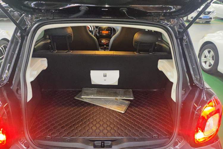 Used  forfour 2016 1.0L 52 kW Dynamic Edition
